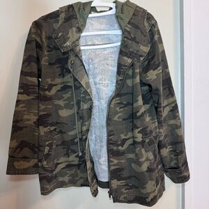 Camouflage Hooded Jacket size: M